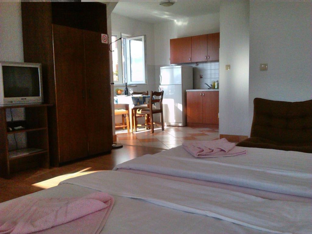 Apartments Cajic Повиле Стая снимка