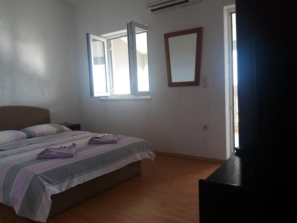 Apartments Cajic Повиле Екстериор снимка